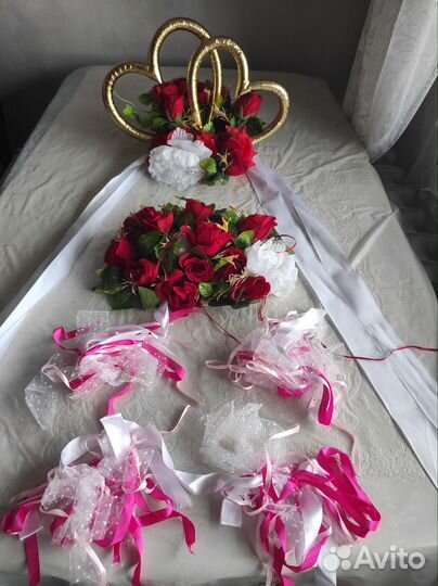 Свадебное украшение на автомобиль