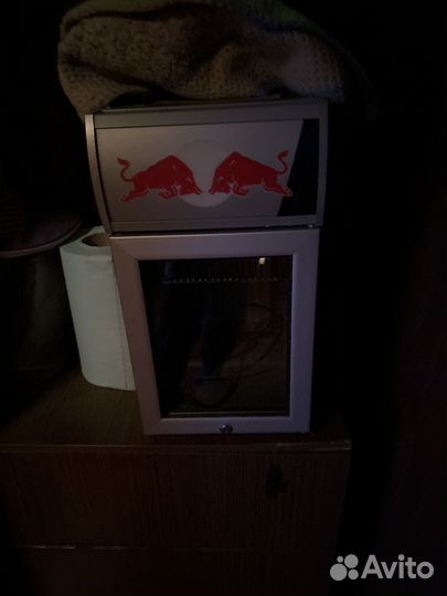 Мини холодильник рэд бул в идеальном состоянии