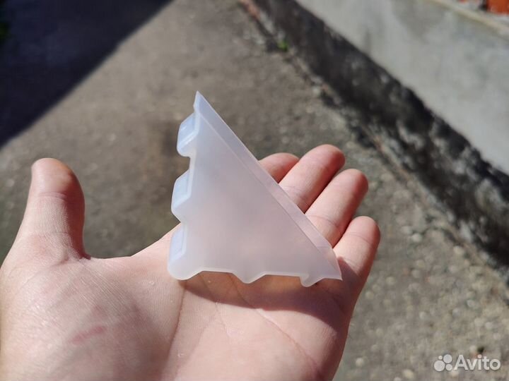 Уголки пластиковые для стекла, лдсп, мдф