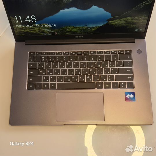 Honor magicbook x15 15.6/Ryzen 7/512gb /16gb ram