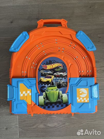 Трек Hot Wheels Carrying case slot track set 83121