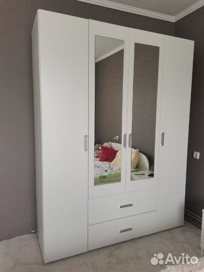 Шкаф распашной белый