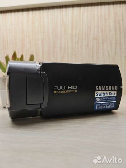 Камера Samsung HMX-Q10BP