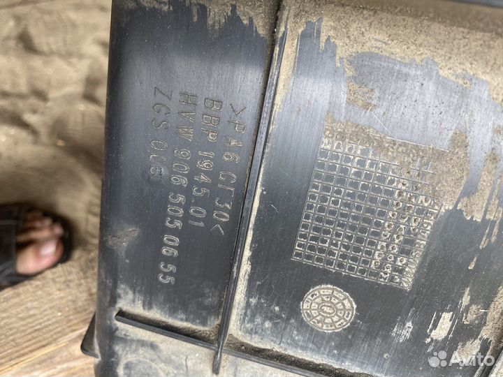 Диффузор радиатора VW Crafter