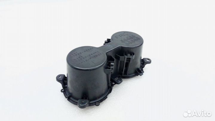 Подстаканник центральной консоли Toyota Camry 70