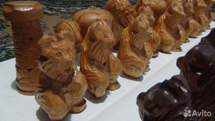 Шахматные резные фигуры ручной работы