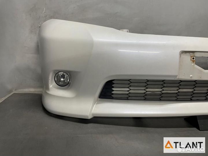 Бампер передний toyota isis