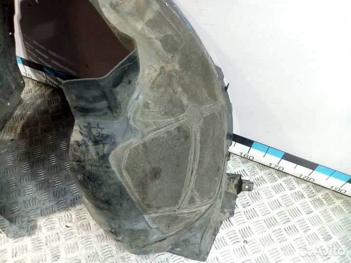 Б/У Подкрылок передний правый#002