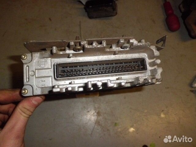 Блок управления двигателем (Volkswagen Golf)