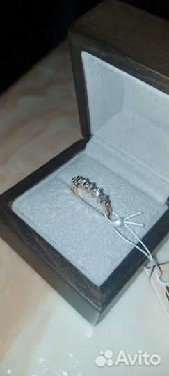 Золотое кольцо с бриллиантами 