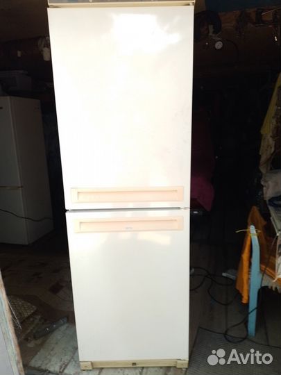 Холодильник двухкамерный, но фрост