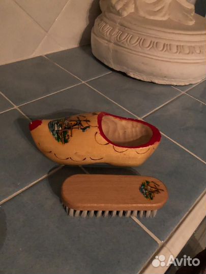 Сувенир щётка одежная из Голландии