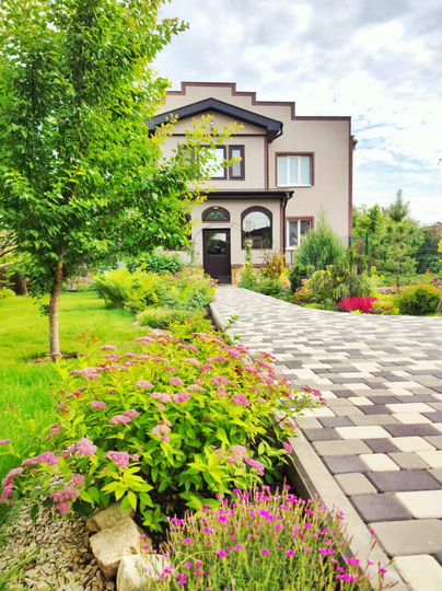 Дом 300 м² на участке 12 сот.