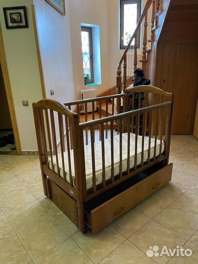 Детская кроватка