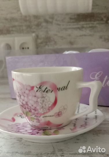 Набор чашечек с блюдцами