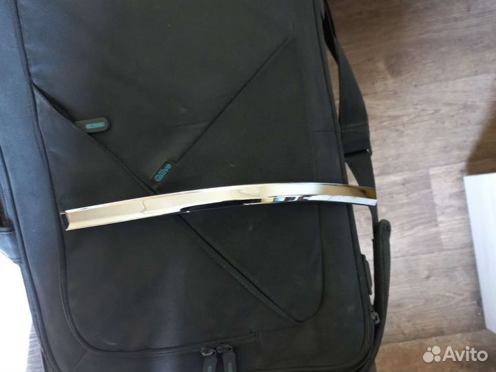 Хром на задний фонарь правый Toyota LC 200 2016