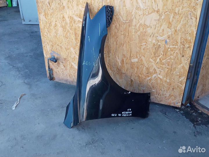 Крыло переднее правое Lexus Is 2 2005-2008