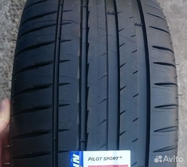 Michelin Pilot Sport 4 195/45 R17 81W
