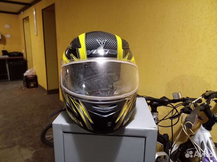 Мотошлем с съемным зимним стеклом