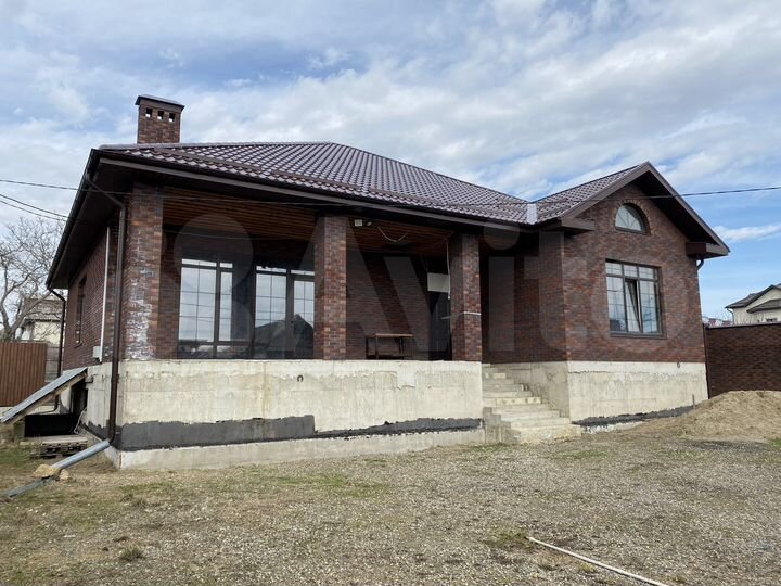 Дом 415,6 м² на участке 8 сот.