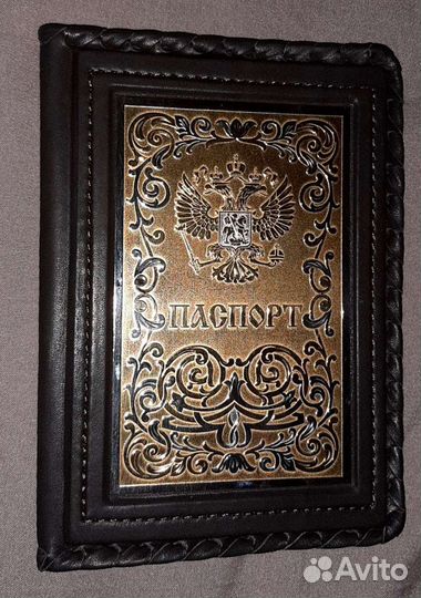 Кожаная обложка на паспорт с покрытием золота 999