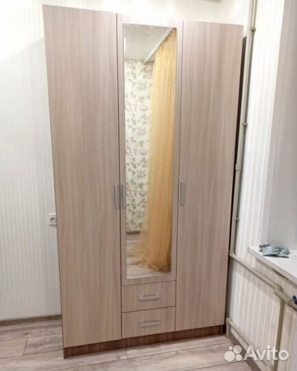 Шкаф трёхстворчатый с зеркалом Ясень шимо