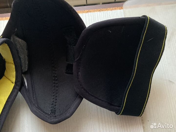 Нагрудник хоккейный ccm jr