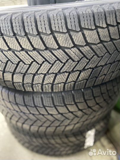 Michelin X-Ice Snow SUV 235/50 R21