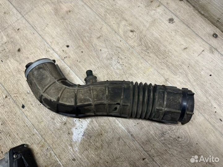 Патрубок воздушного фильтра Лада Веста 21129 2017