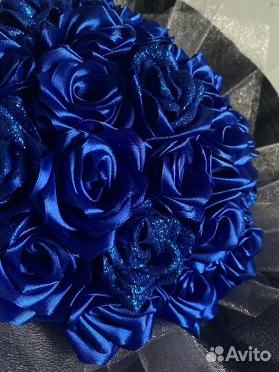 Букет из атласных роз