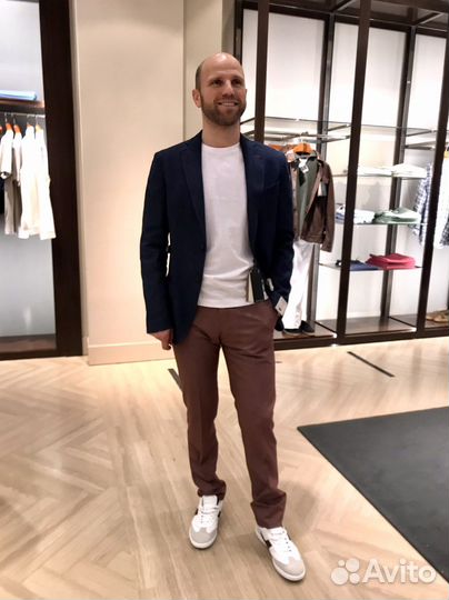 Мужской стилист имиджмейкер