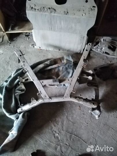 Подрамник е39