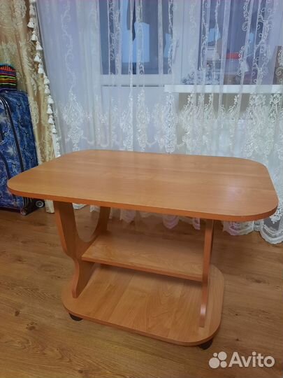 Журнальный столик