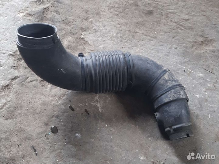 Патрубок воздушный Hyundai Tucson 2.0 D