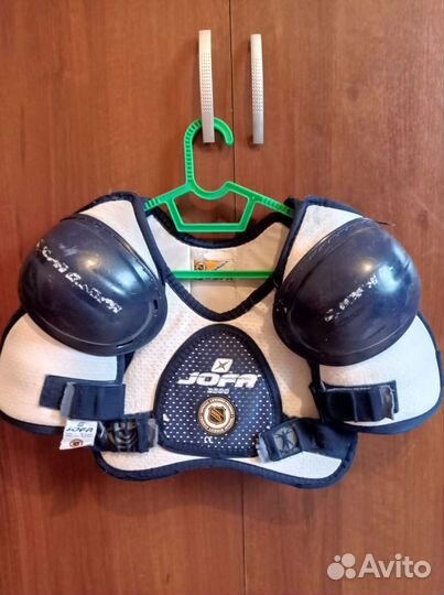 Нагрудник хоккейный 6-12 лет jofa, bauer, larsen
