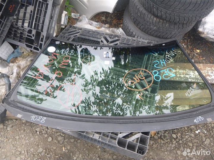 Лобовое стекло Lexus Ls600Hl UVF46 2urfse 2010