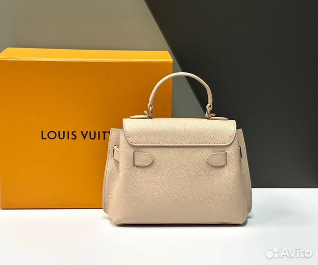 Сумка Louis Vuitton LockMe Ever Mini