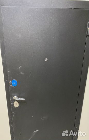 Дверь входная металлическая правая