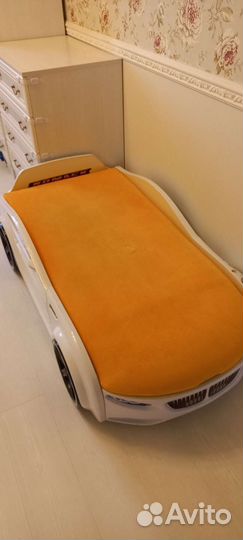 Детская кроватка машинка