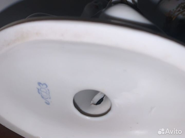 Статуэтки фарфоровые