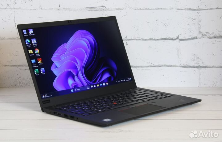 Ультрабук Lenovo ThinkPad X1 Carbon 7th Gen i7/16