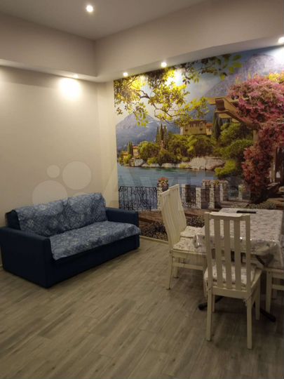 2-к. квартира, 60 м², 1/4 эт.