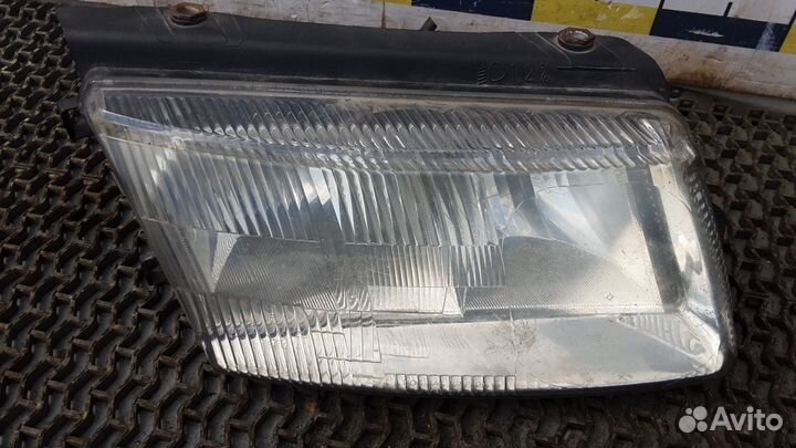 Фара правая Volkswagen Passat B5 1999