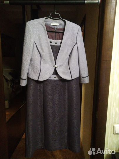 Продам платье 48 размер