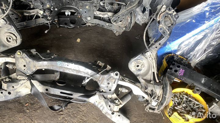 Подрамник задний в сборе Nissan Qashqai J10