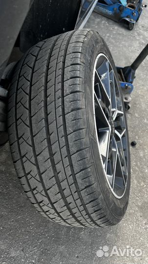 Arivo Ultra ARZ4 235/45 R18