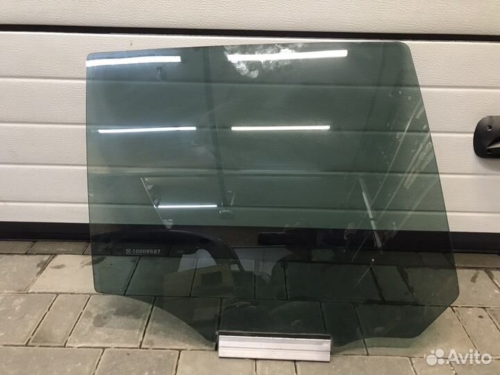 Стекло двери зад правое Опель Зафира Б