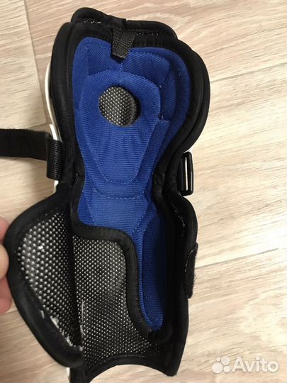 Хоккейные щитки Rebook 8