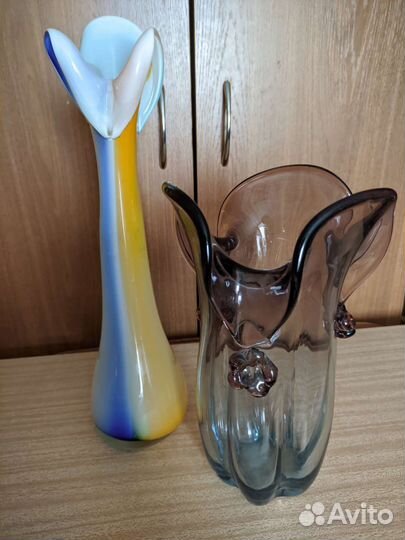 Ваза цветное гнутое стекло
