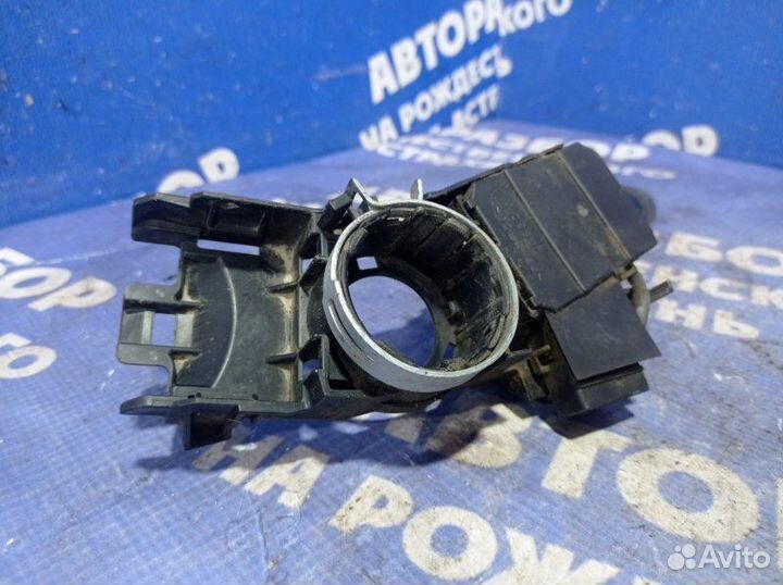 Переключатель поворотов Toyota Verso минивен